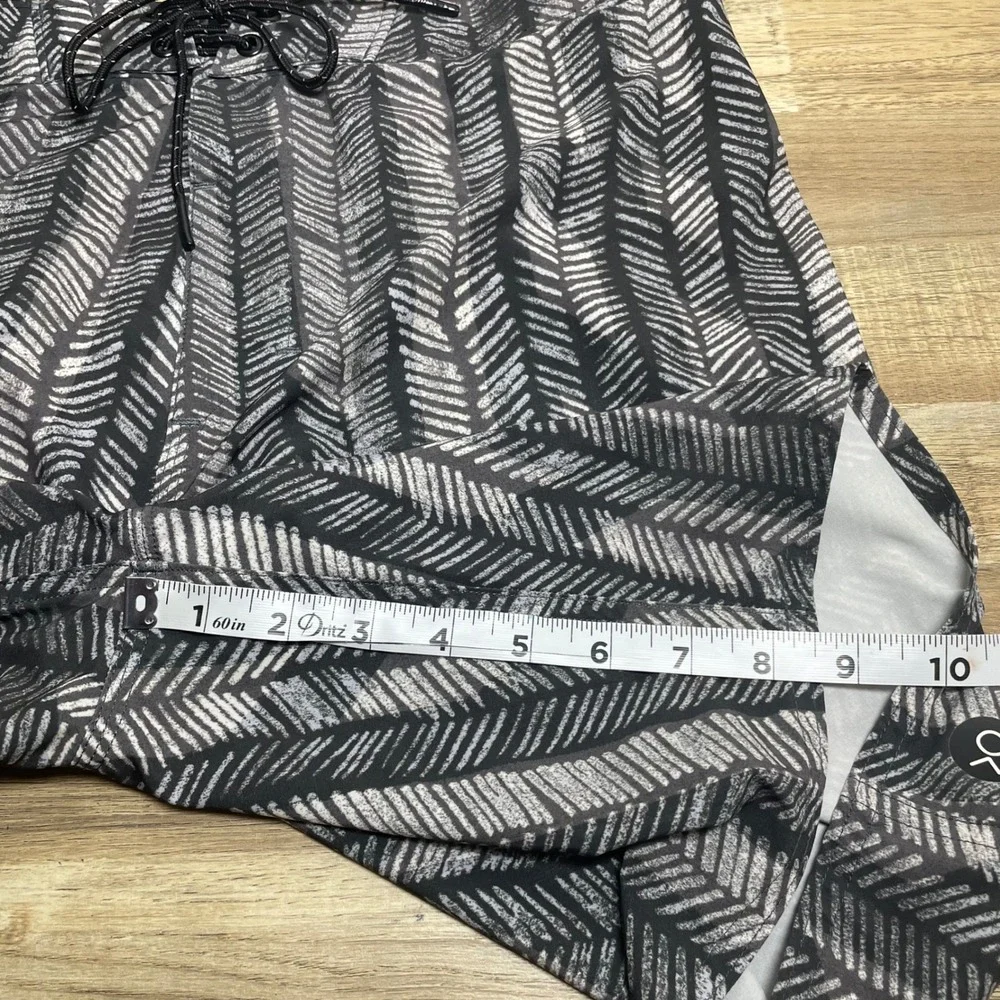 Outerknown Apex Boardshorts Men 33 Grey Black Geometric Surf Trunks Kelly Slater